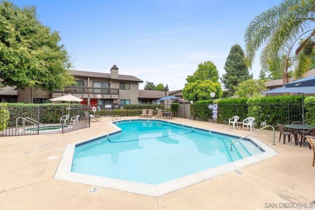 8362 Via Sonoma c, La Jolla, CA 92037