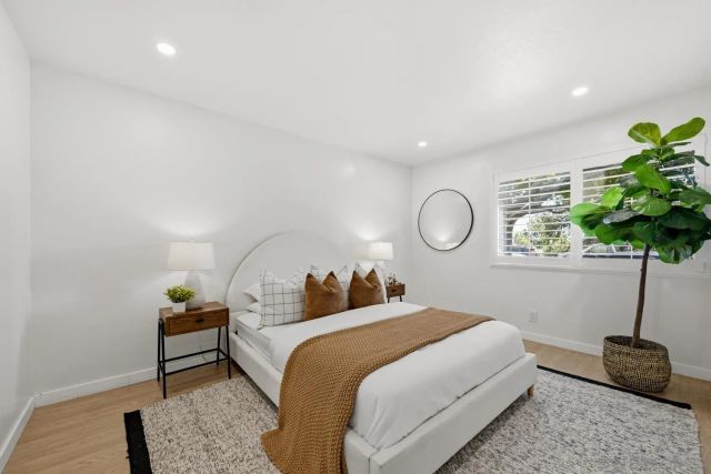 8362 Via Sonoma c, La Jolla, CA 92037