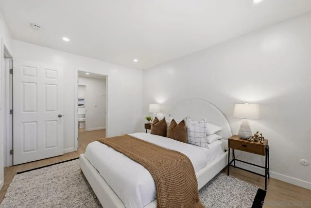 8362 Via Sonoma c, La Jolla, CA 92037