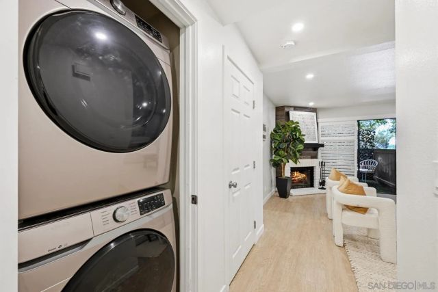 8362 Via Sonoma c, La Jolla, CA 92037