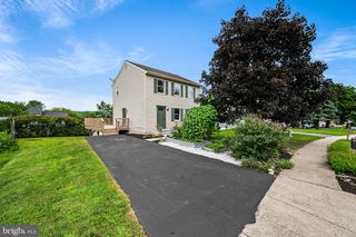 123 NEVIN DR, Honey Brook, PA 19344