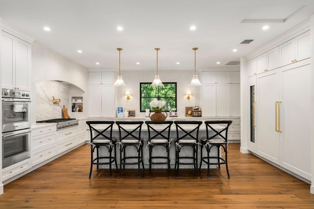 7697 Horseshoe Bar Rd, Loomis, CA 95650