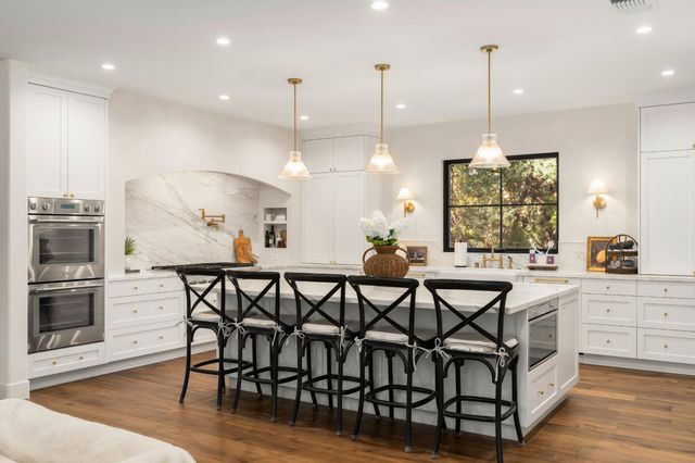 7697 Horseshoe Bar Rd, Loomis, CA 95650