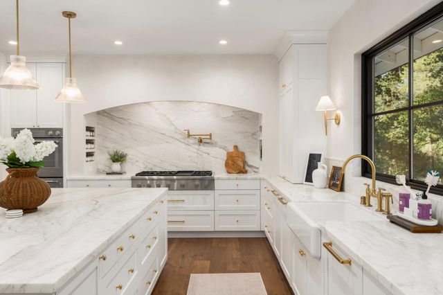 7697 Horseshoe Bar Rd, Loomis, CA 95650