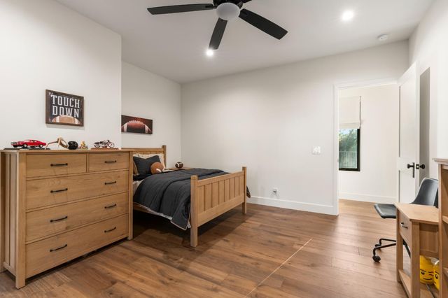 7697 Horseshoe Bar Rd, Loomis, CA 95650