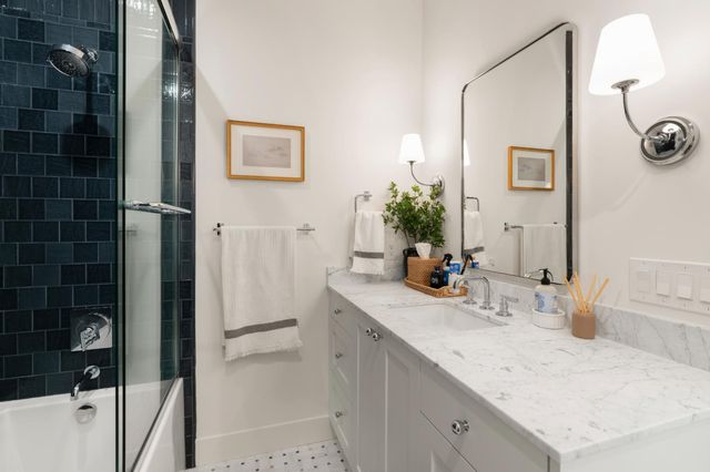 7697 Horseshoe Bar Rd, Loomis, CA 95650