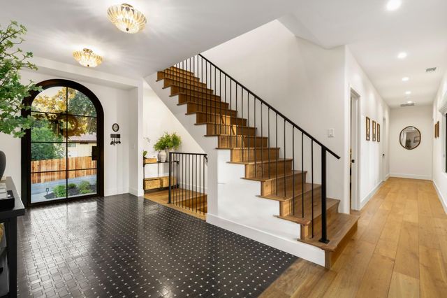 7697 Horseshoe Bar Rd, Loomis, CA 95650