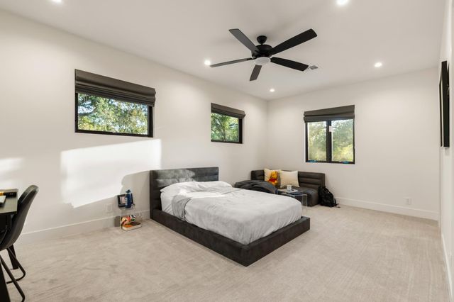 7697 Horseshoe Bar Rd, Loomis, CA 95650