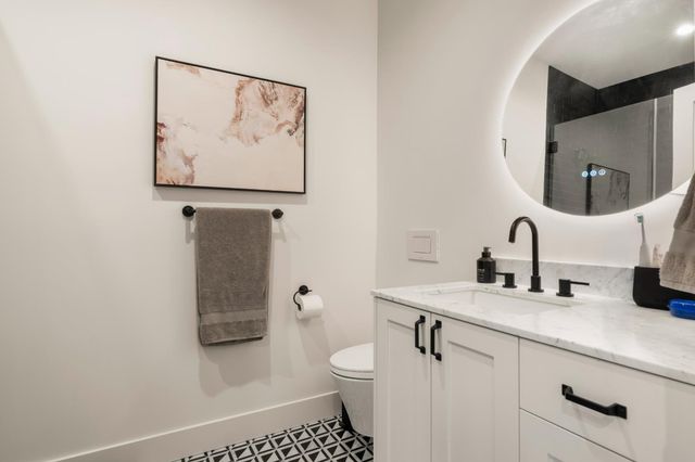 7697 Horseshoe Bar Rd, Loomis, CA 95650