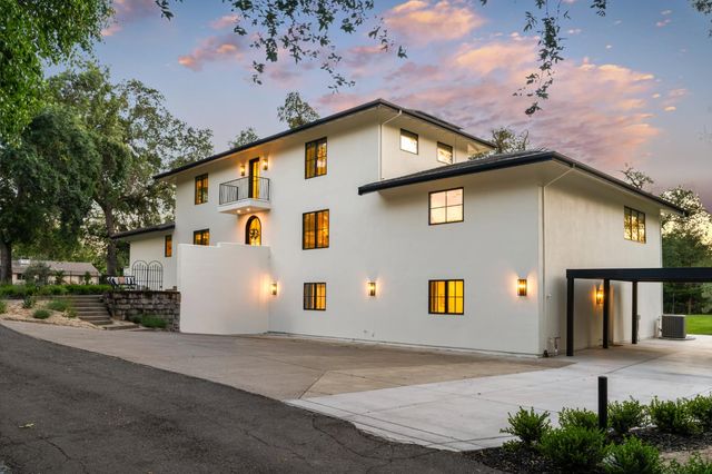 7697 Horseshoe Bar Rd, Loomis, CA 95650