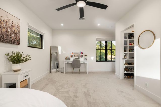 7697 Horseshoe Bar Rd, Loomis, CA 95650