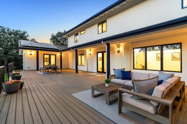 7697 Horseshoe Bar Rd, Loomis, CA 95650