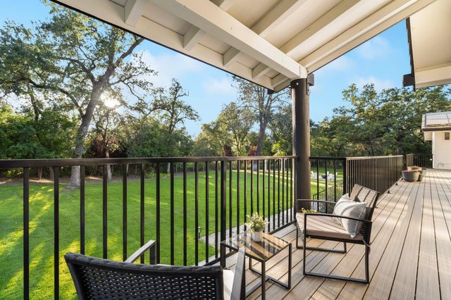 7697 Horseshoe Bar Rd, Loomis, CA 95650