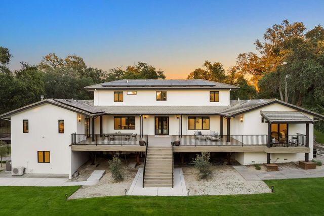 7697 Horseshoe Bar Rd, Loomis, CA 95650