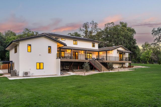 7697 Horseshoe Bar Rd, Loomis, CA 95650