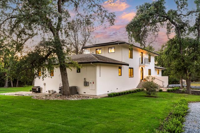 7697 Horseshoe Bar Rd, Loomis, CA 95650