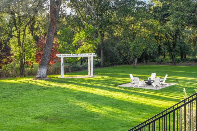 7697 Horseshoe Bar Rd, Loomis, CA 95650