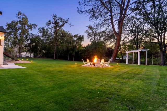 7697 Horseshoe Bar Rd, Loomis, CA 95650