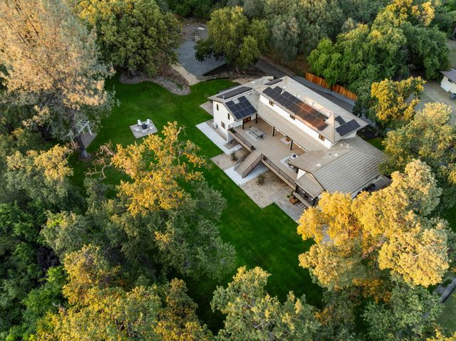 7697 Horseshoe Bar Rd, Loomis, CA 95650