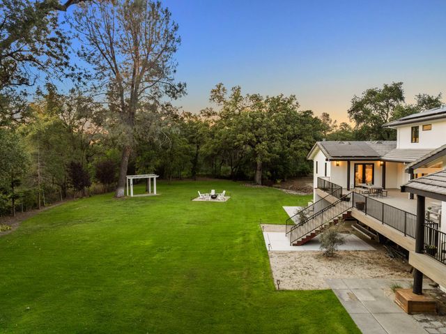 7697 Horseshoe Bar Rd, Loomis, CA 95650