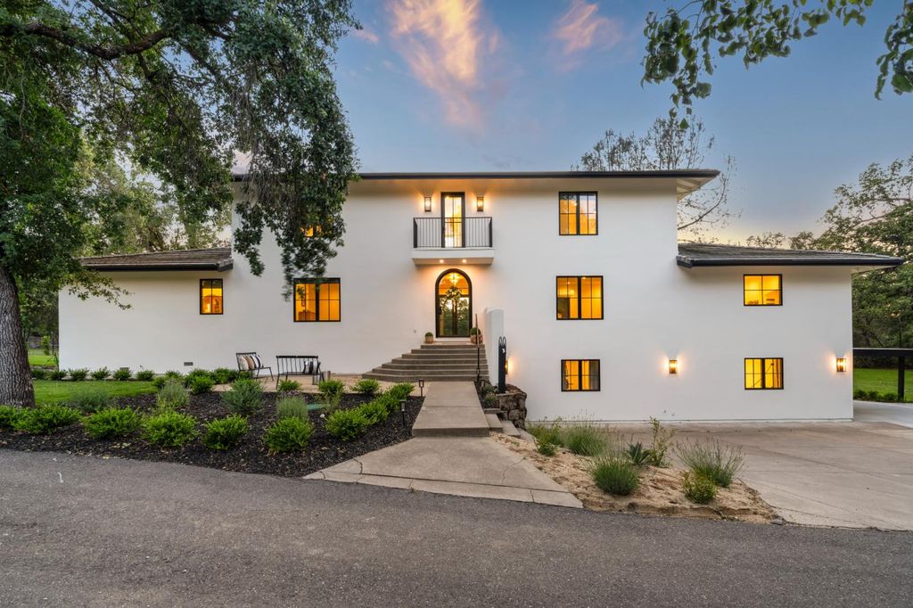 7697 Horseshoe Bar Rd, Loomis, CA 95650