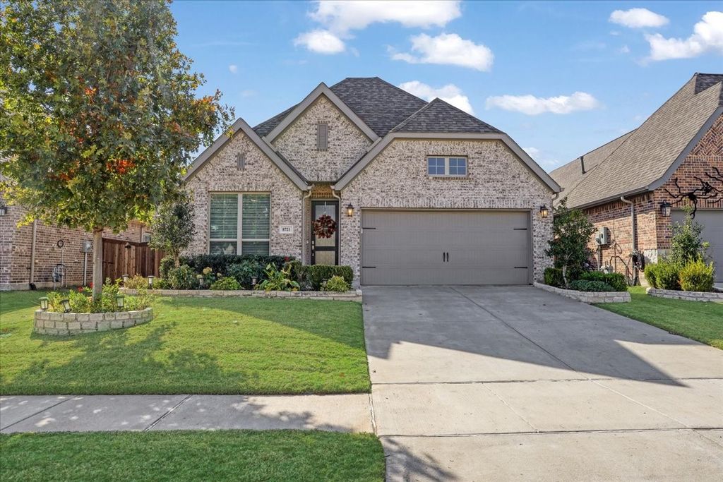 8721 Navidad Falls Drive, Mckinney, TX 75071