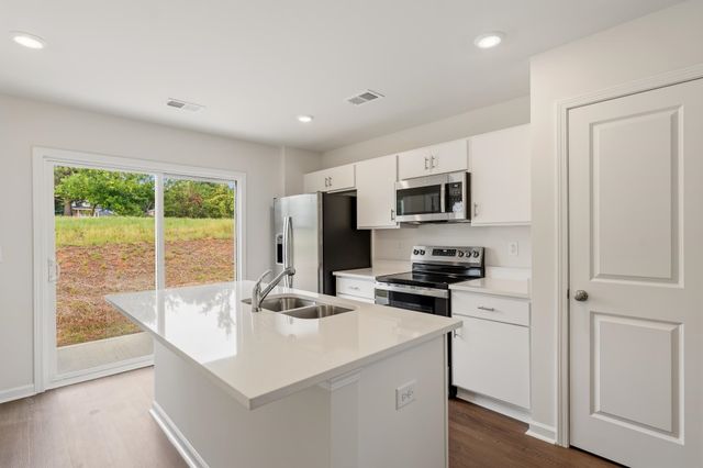 123 Cloverfield Lane, Spartanburg, SC 29303