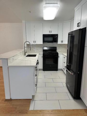 808 Red Leaf Court, San Francisco, CA 94134