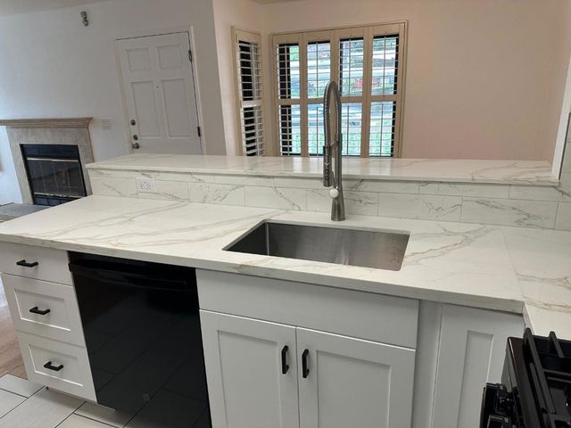 808 Red Leaf Court, San Francisco, CA 94134