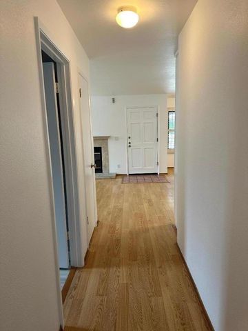 808 Red Leaf Court, San Francisco, CA 94134