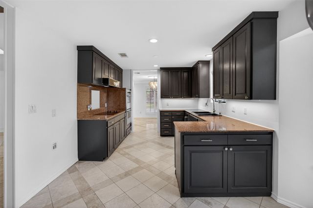 4915 Cross Creek Court, Arlington, TX 76017