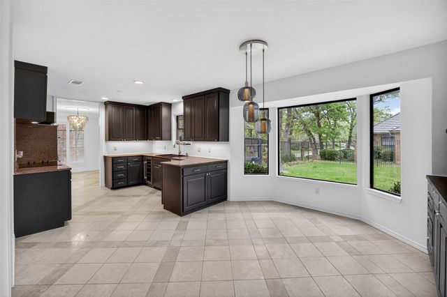 4915 Cross Creek Court, Arlington, TX 76017