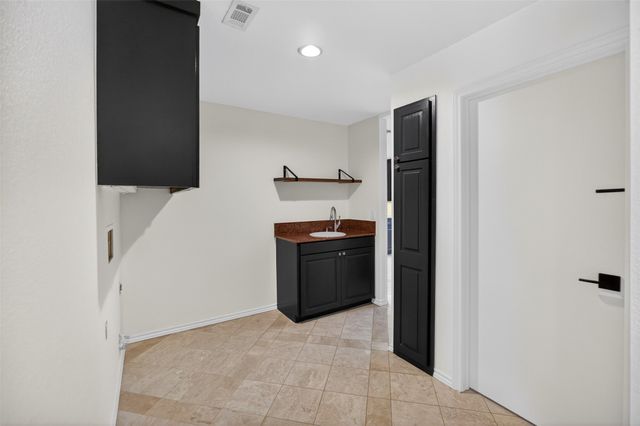 4915 Cross Creek Court, Arlington, TX 76017