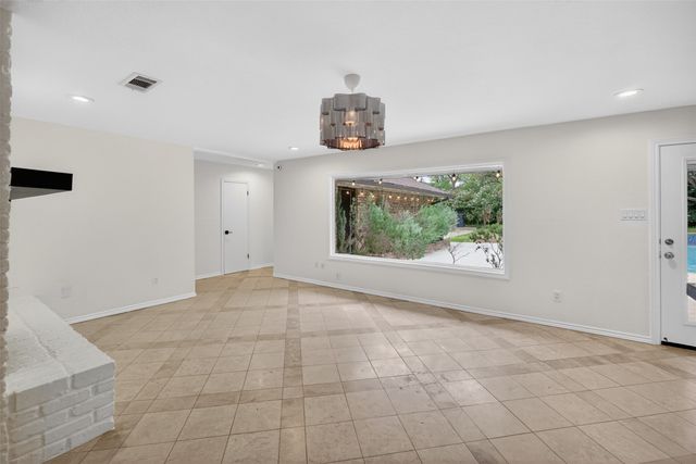 4915 Cross Creek Court, Arlington, TX 76017