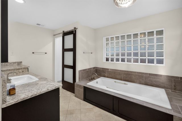 4915 Cross Creek Court, Arlington, TX 76017