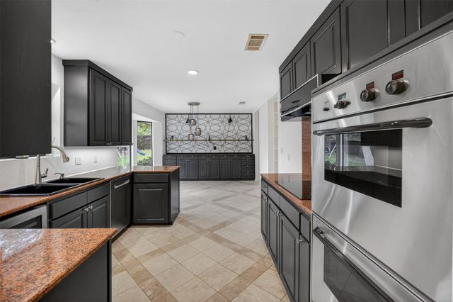 4915 Cross Creek Court, Arlington, TX 76017