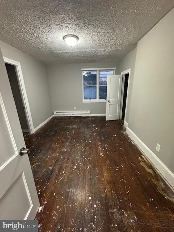 Image 6 of property listing at 111 CECIL AVE, North East, MD 21901