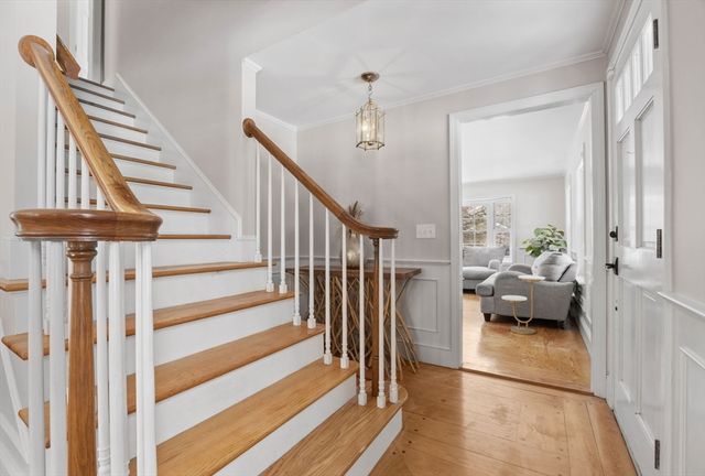 935 King St, Raynham, MA 02767