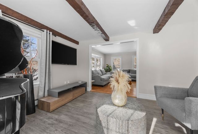 935 King St, Raynham, MA 02767