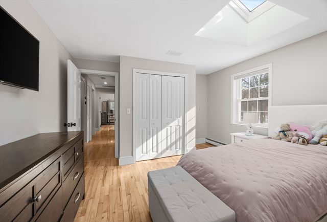 935 King St, Raynham, MA 02767