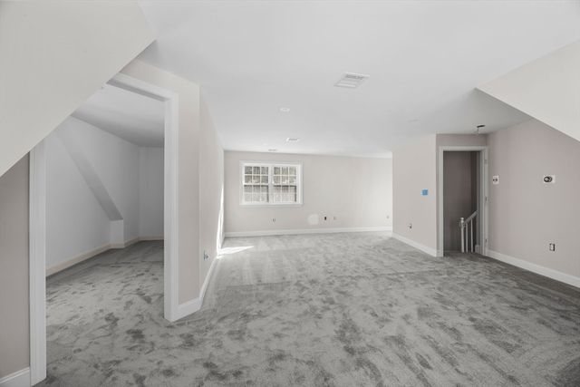 935 King St, Raynham, MA 02767