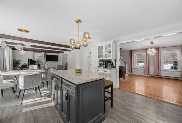 935 King St, Raynham, MA 02767