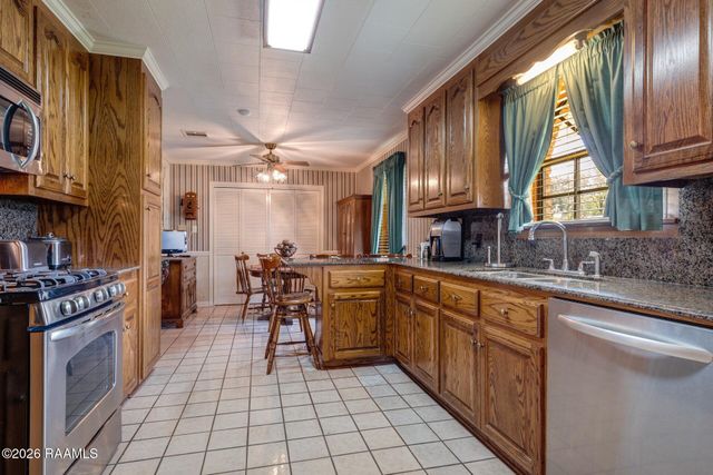 1100 W Gilman Road, Lafayette, LA 70501