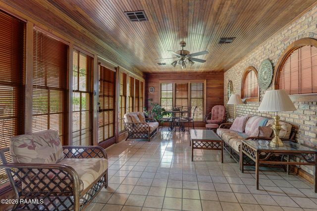 1100 W Gilman Road, Lafayette, LA 70501