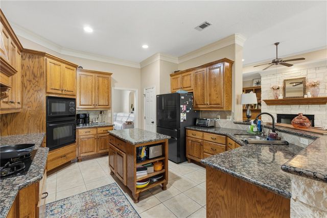 2116 Rockcliffe Loop, College Station, TX 77845