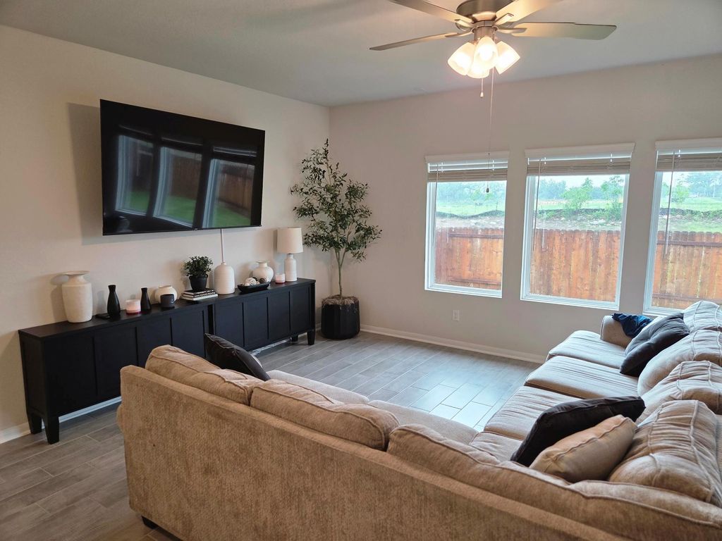 151 Arches DR, Kyle, TX 78640