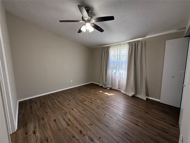 3246 FOX LAKE DRIVE, Tampa, FL 33618