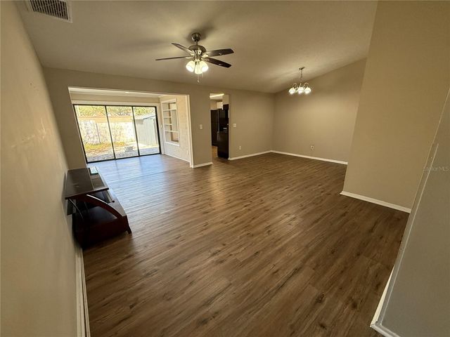 3246 FOX LAKE DRIVE, Tampa, FL 33618