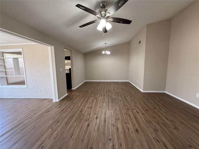 3246 FOX LAKE DRIVE, Tampa, FL 33618