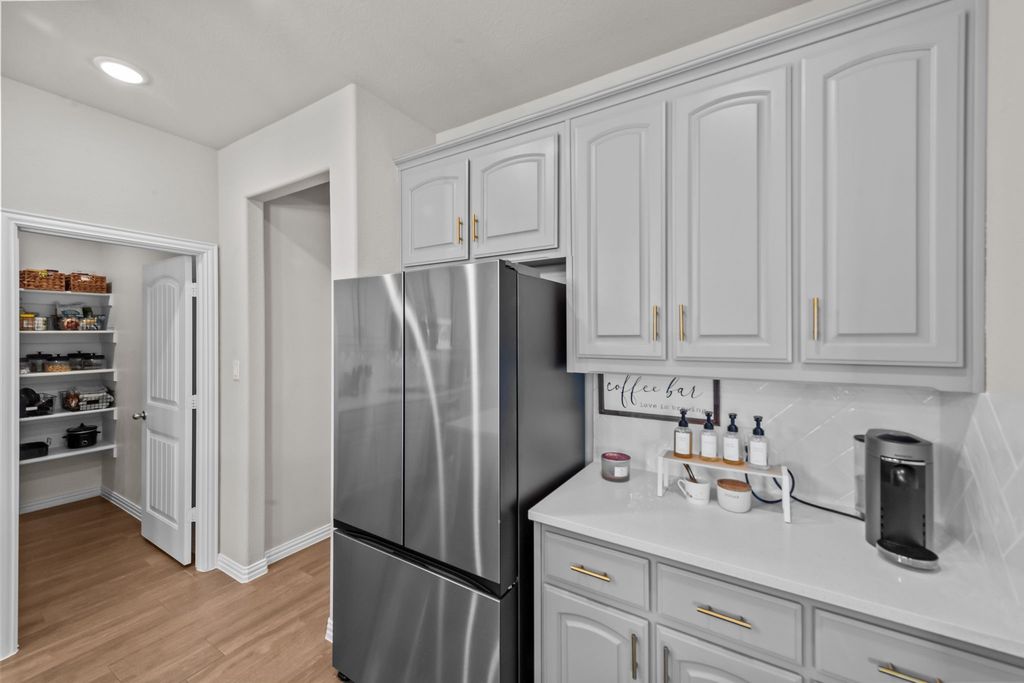 property-img